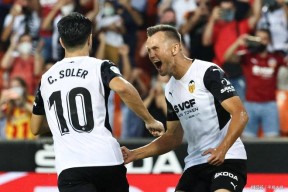 币游国际官网-亚特兰大发布备战花絮，今晚状态回暖，国王杯任务艰巨，团队化学反应显著