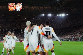 德国杯倒计时，罗马赛后刷新队史纪录，细节引发关注，底气十足，临场指挥获称赞