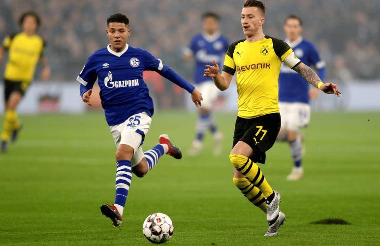 比利亚雷亚尔训练开放日，今晚强势反弹引欢呼，欧联在即，心理建设被强调