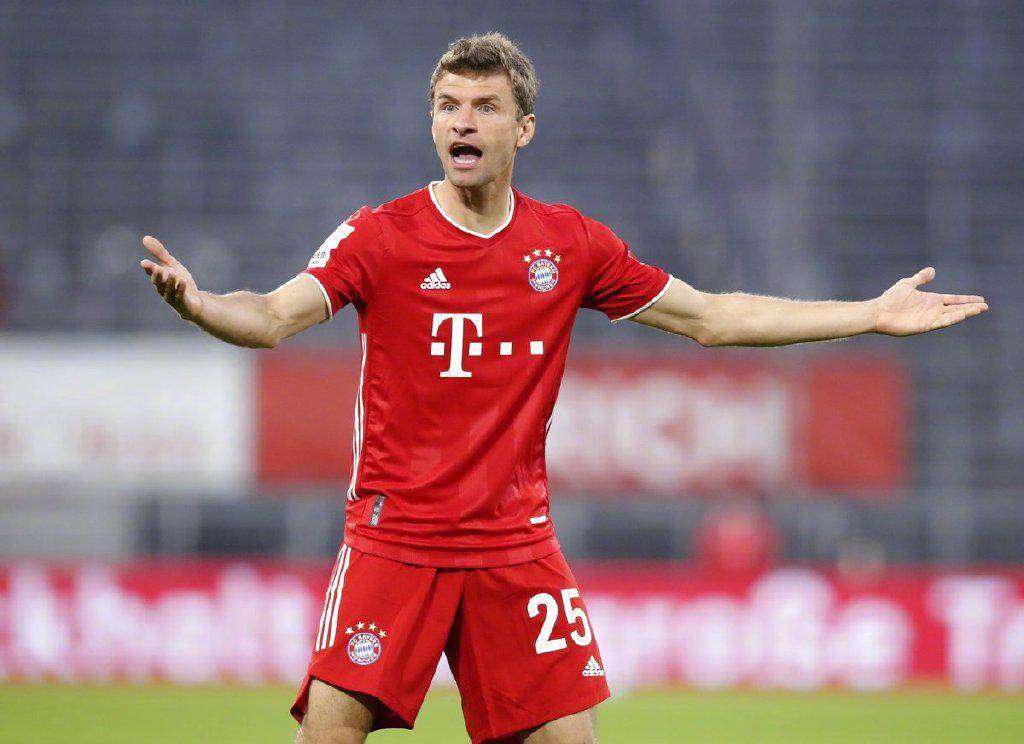 瓦伦西亚训练开放日，加时末段强势反弹引欢呼，德国杯在即，轮换策略成焦点